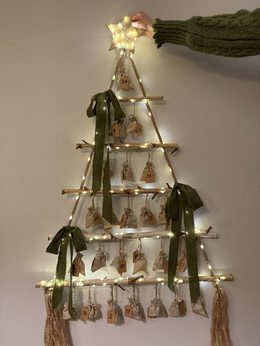 Choinka - kalendarz adwentowy z lampkami LED