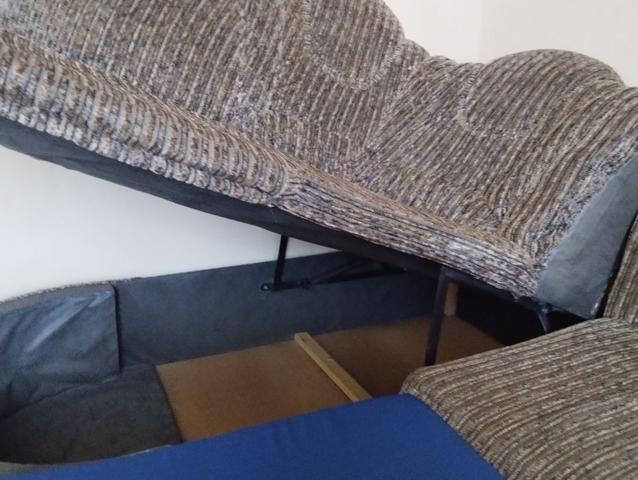 Кут в гостину.Можна як спальний на два місця.