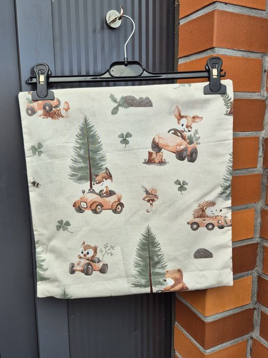 Poszewka na poduszkę 40x40 bawełna las zwierzątka choinka