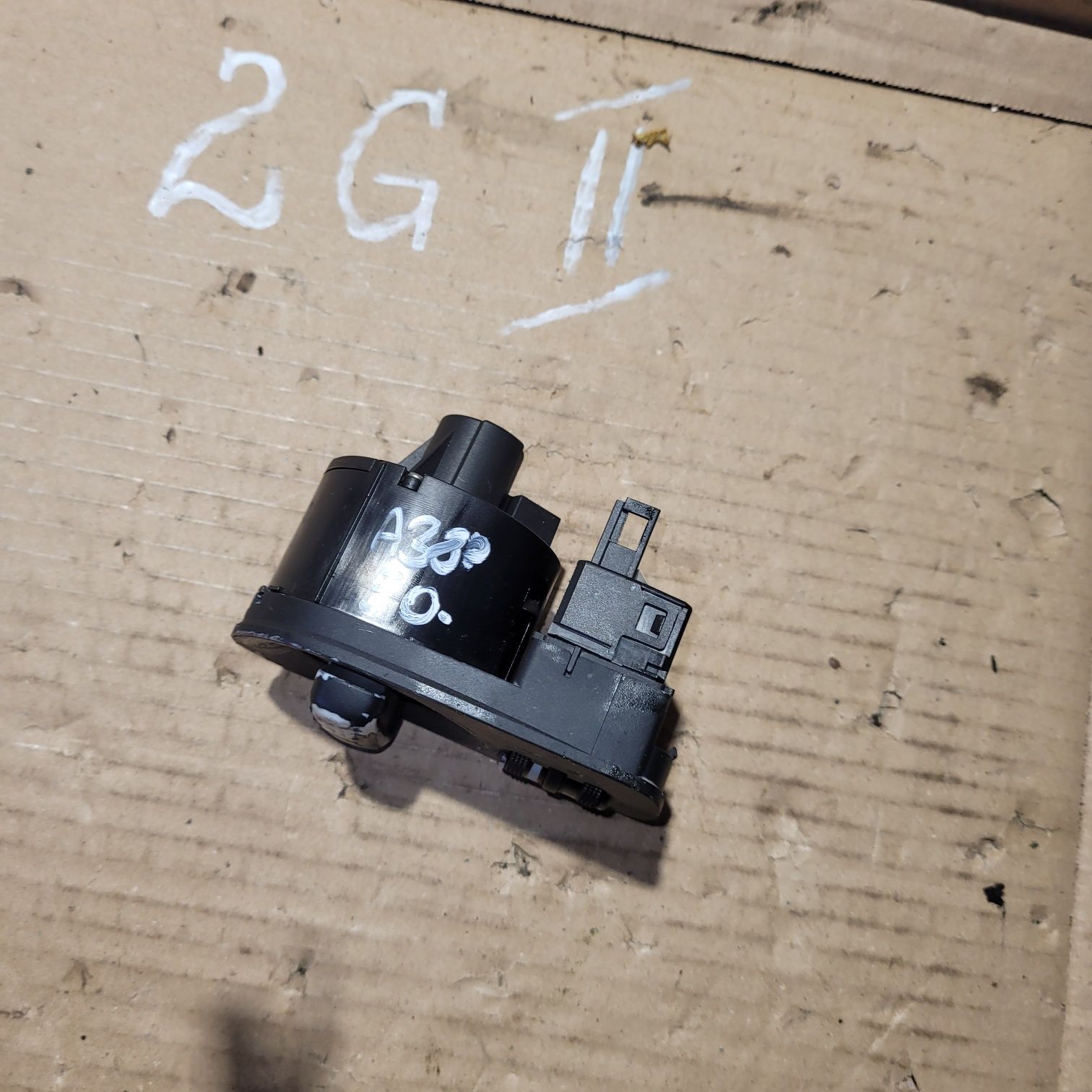 Włącznik przełącznik świateł audi a3 8P 2004r