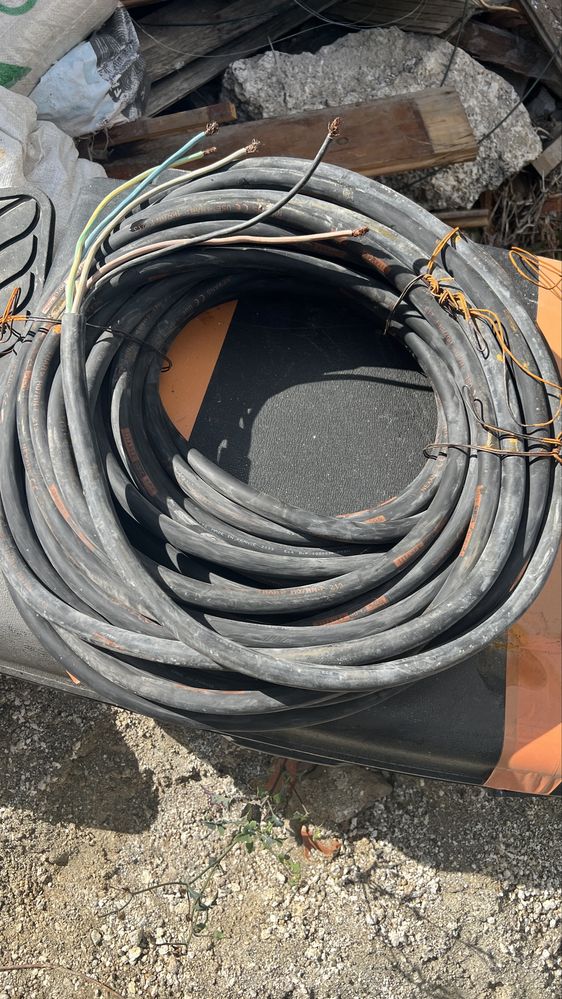 Cabo eletrico Trifase