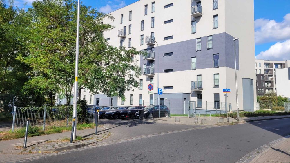 Sprzedam miejsce postojowe podziemne Wrocław–Tarnogaj–Jesionowa/Nyska