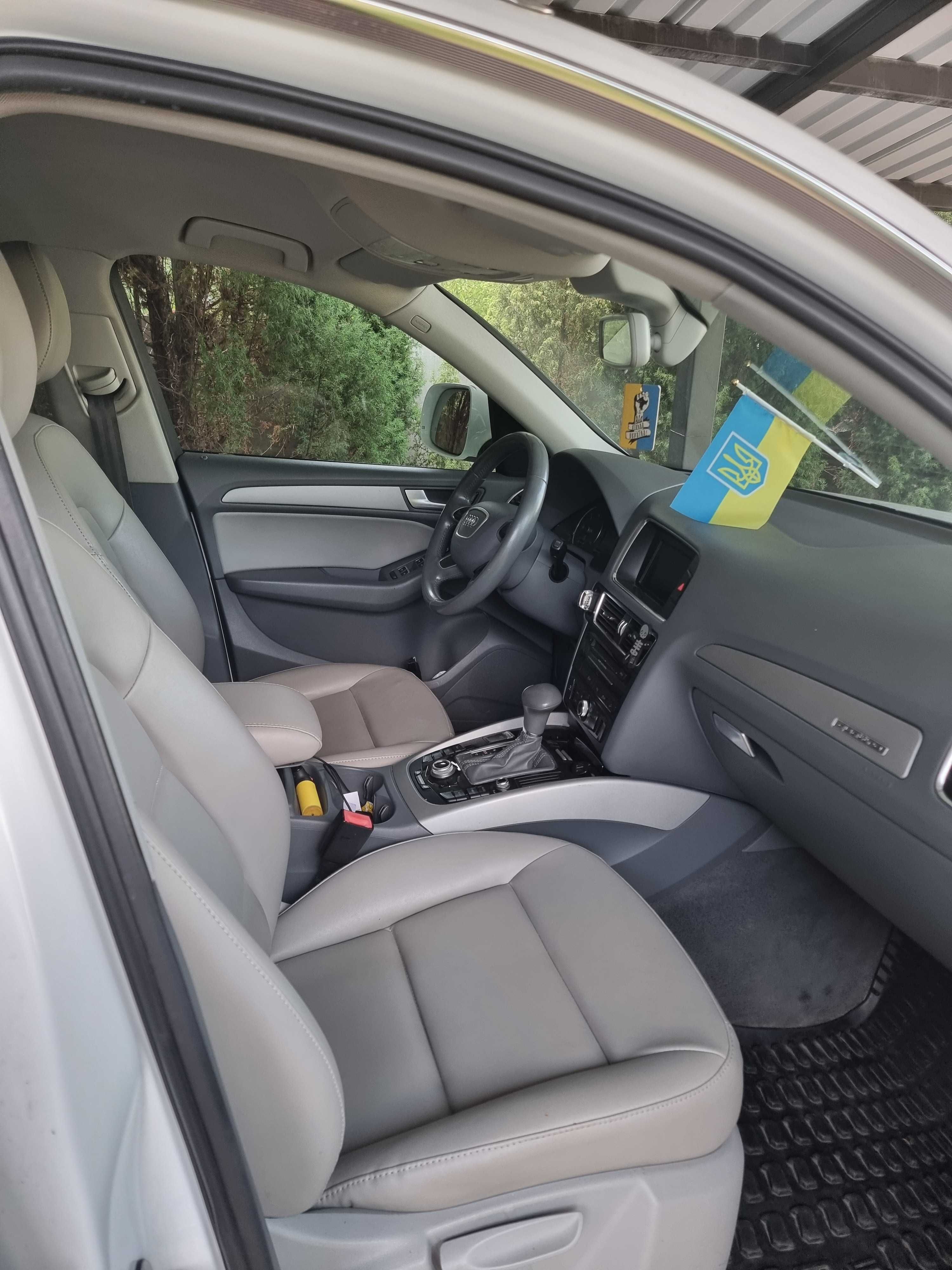 Audi Q5 2012  Typ 8R