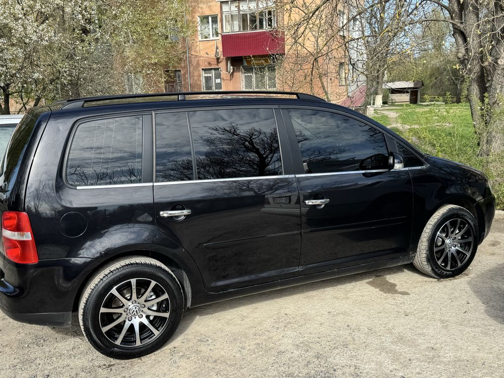 VW Touran 2005 1.6 бензин