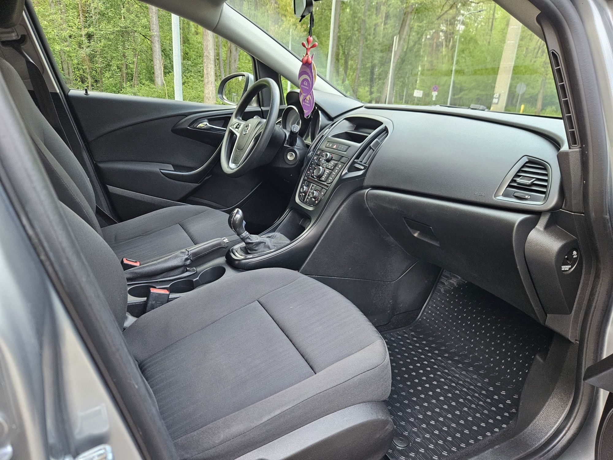 Opel_Astra_Lift_1.6_2015r_110km_hatchback_Bezwypadkowa