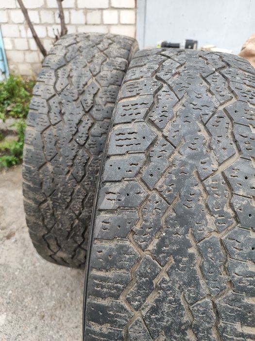 Продам автошини205 75 16С  залишок протектора 50 процентів ціна 1500 г
