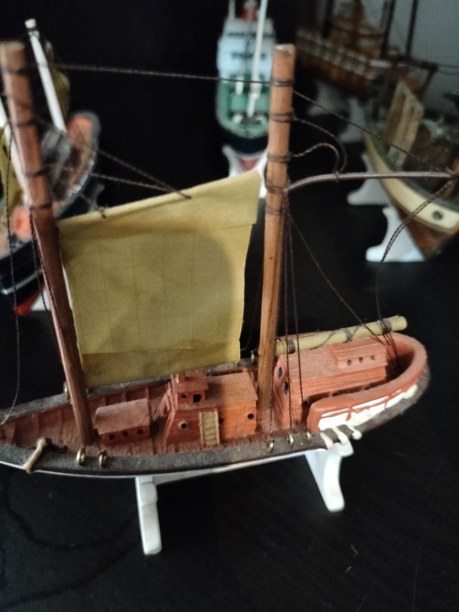 Coleção de barcos miniatura