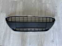 Ford Fiesta MK7 2008 - grill z listwą chrom