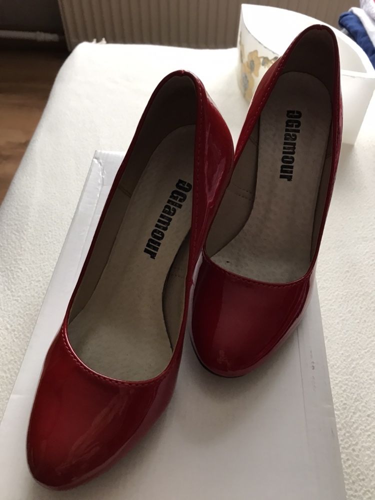 Czerwone buty