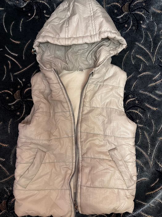 Продам жилетки для дівчинки 3-5 років