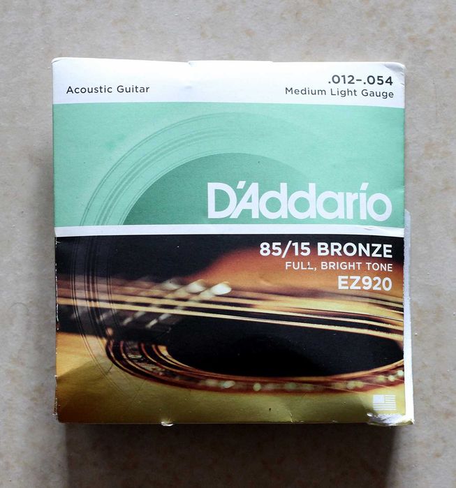 Гітара акустична . Струни.