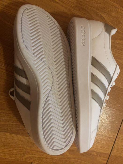 Tenis Adidas 42 novos