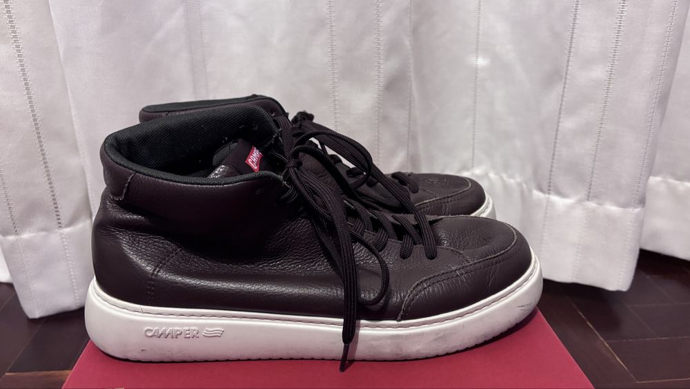 Botins Camper em pele