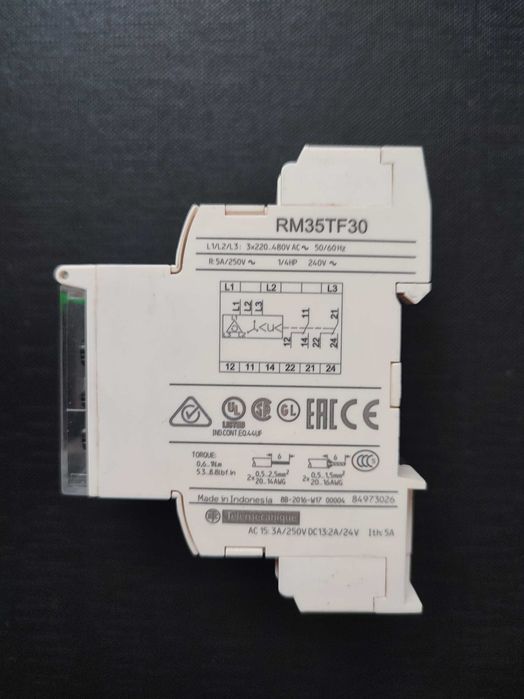 Реле напруги (реле напряжения) Schneider RM35