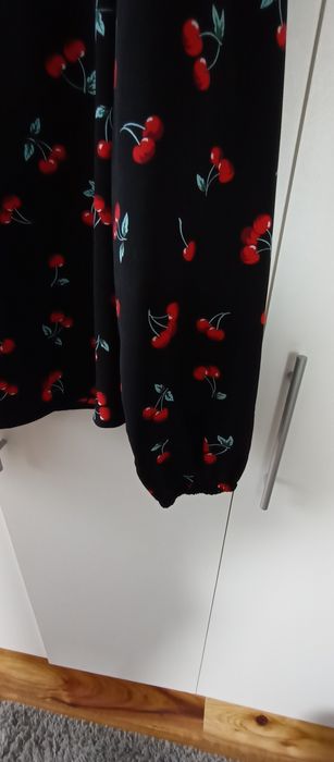 Czarna bluzka długi rękaw z motywem owocowym  4XL Shein