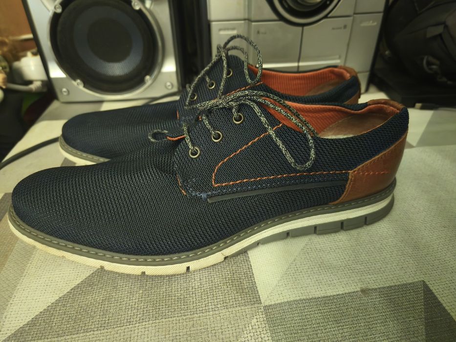 Шикарні  темно-сині туфлі дербі Bugatti