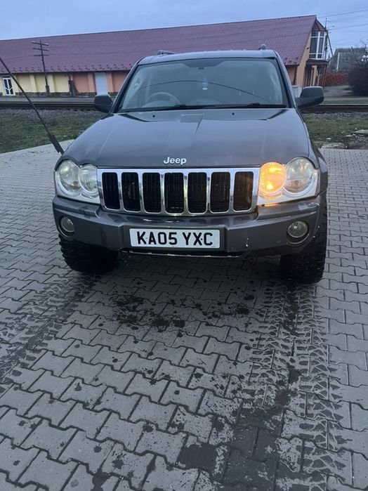 Продам гранд чероки.