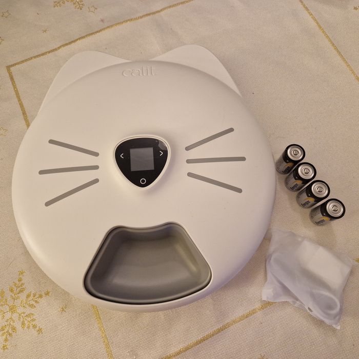 Automat do karmienia kota Pixi Smart 6-Meal Feeder firmy Catit