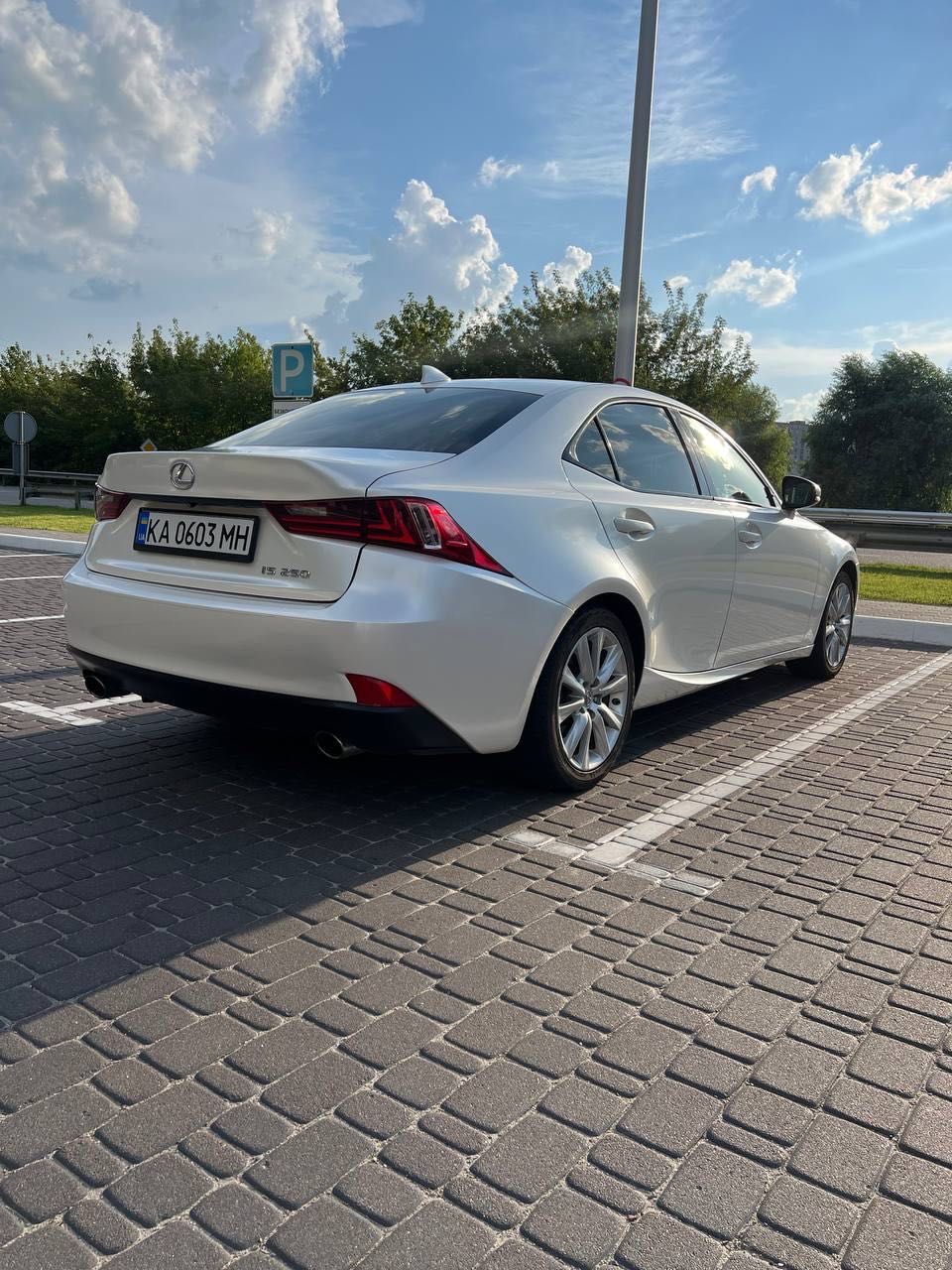 Продам Lexus is 250 2015 года tuning