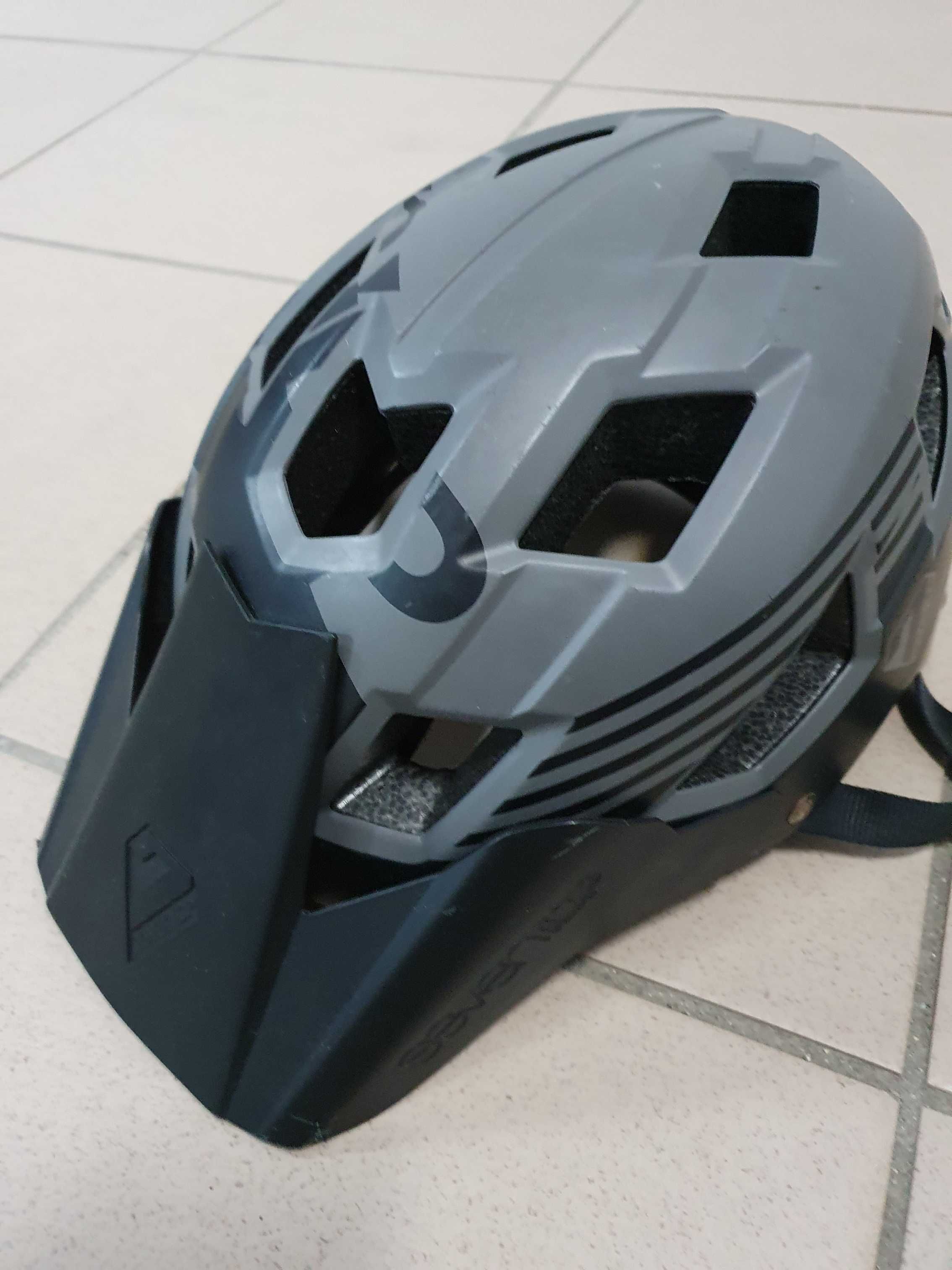 kask rowerowy dla dziecka stan bdb