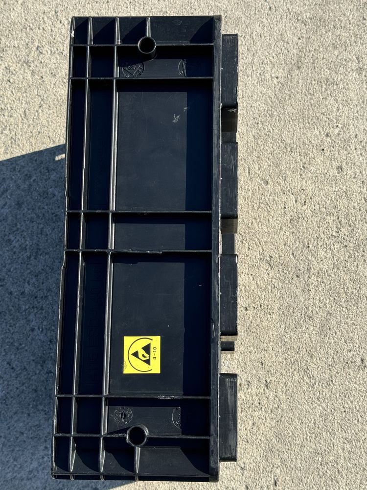 Pojemniki R-KLT ESD z Pokrywą Czarne RFID