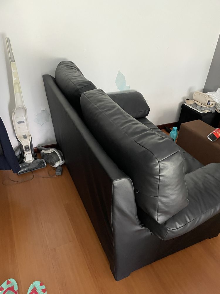 Sofa preto 2 lugares