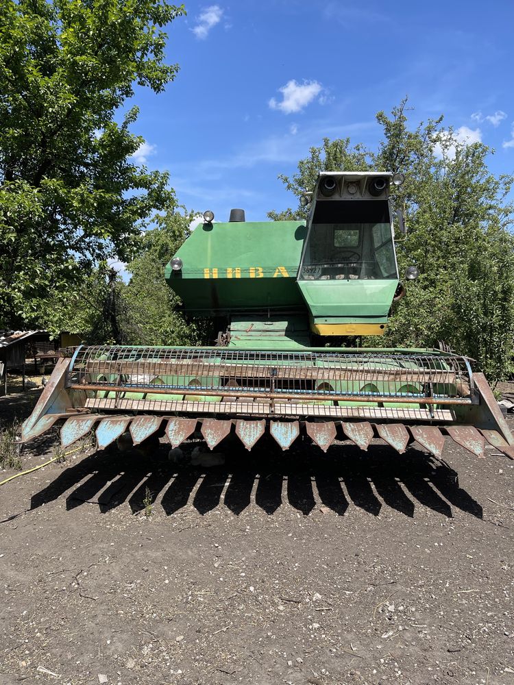 Комбайн Ніва