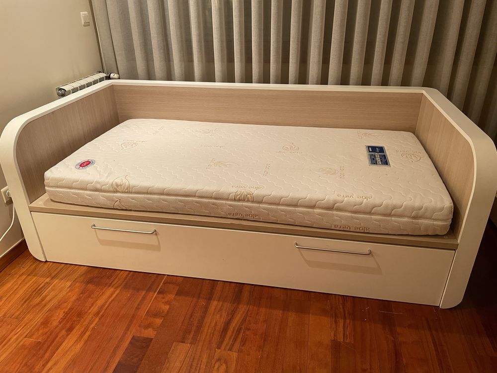 Cama Paularte e secretaria