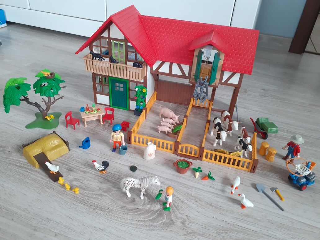 Duże gospodarstwo playmobil.