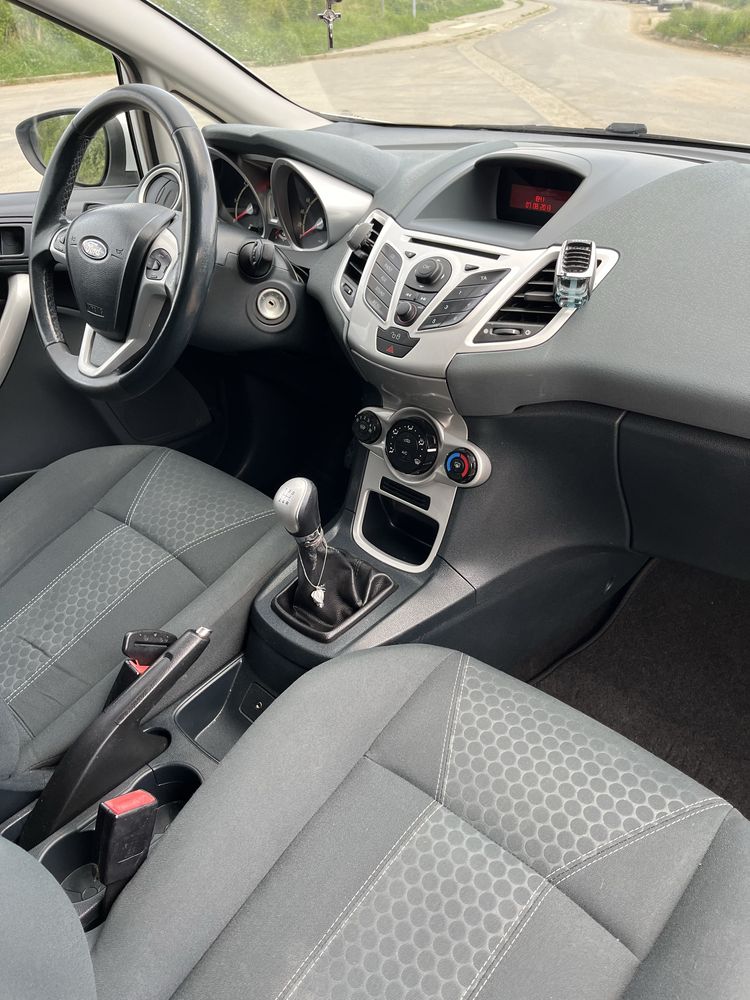 Ford fiesta mk7  1.6 tdci 95 km
