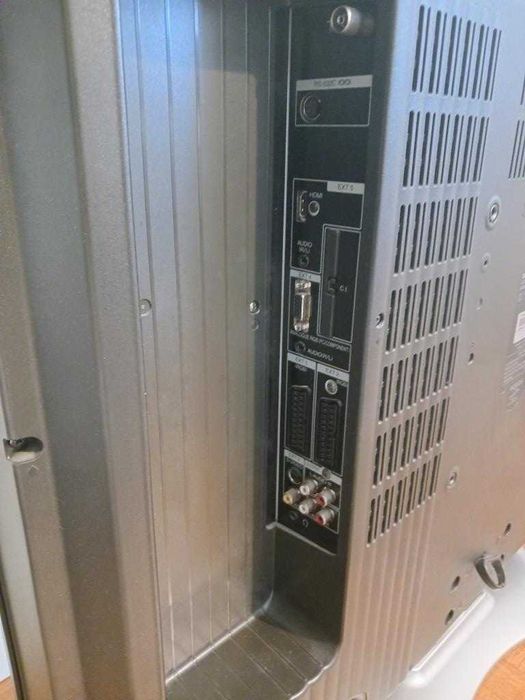 telewizor SHARP AQUOS LC-32GD8EA i dekoder DVB-T2 LTC LXHD203