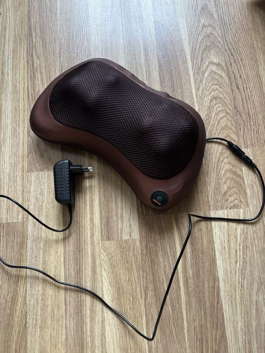 Масажер для шиї та тіла