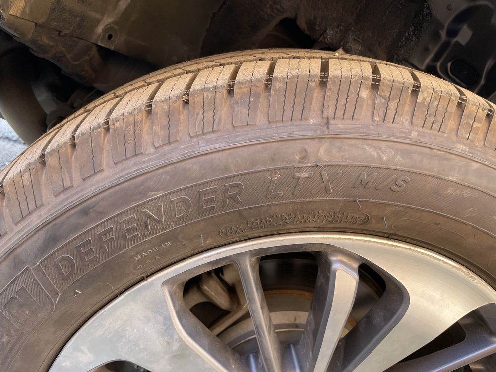 Продам шини mishelin defender ltx 235/60 R18