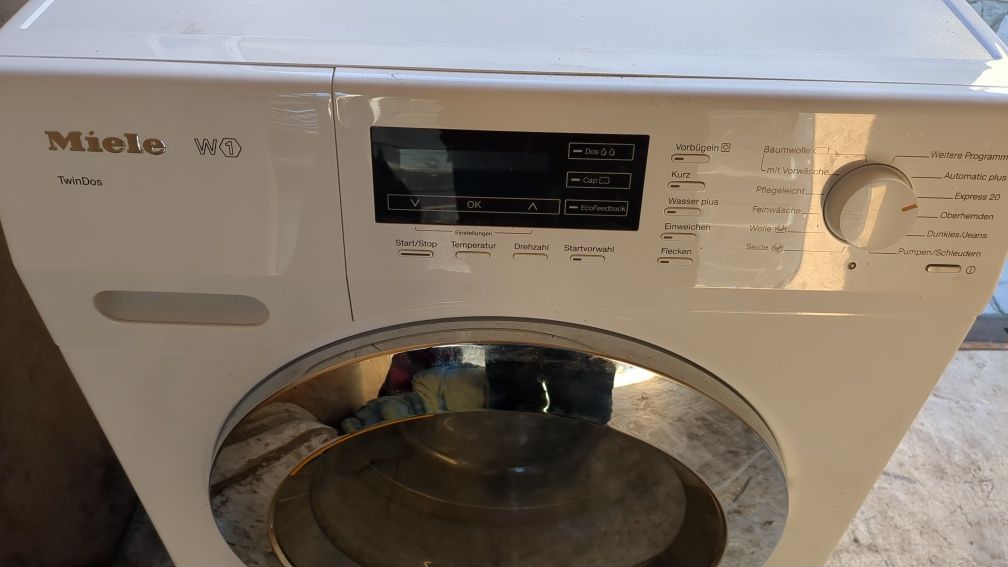 Пральна машина MIELE W1