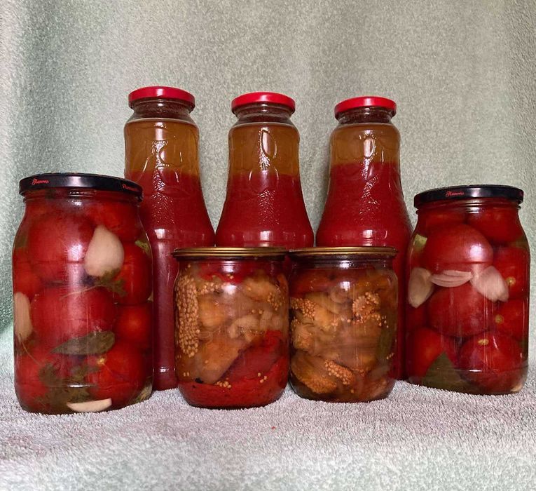 Смачні готові страви, тушенка, консервація, сок, заправки для супів.