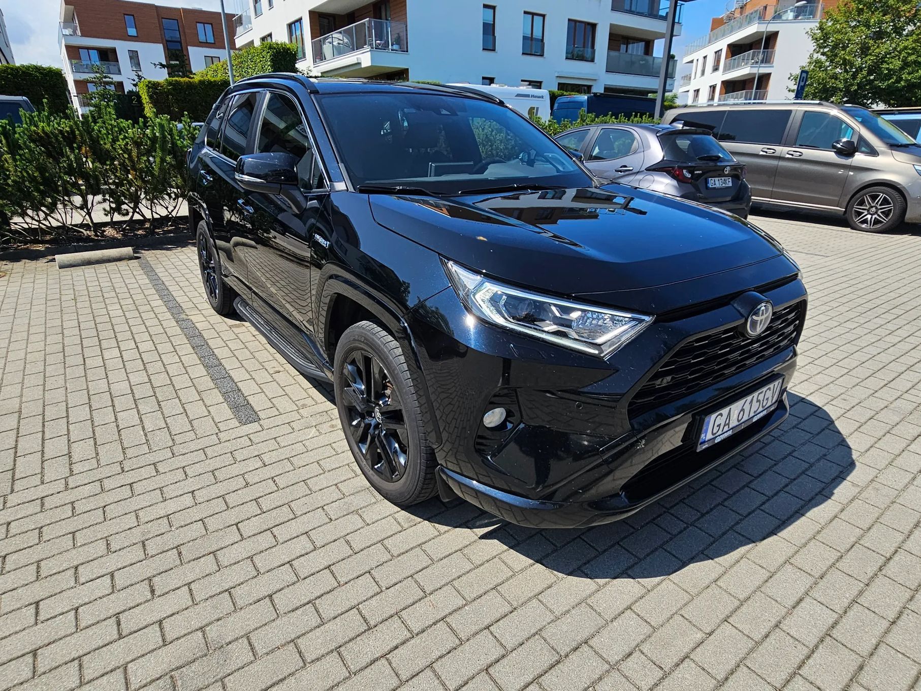 Toyota RAV4 TOYOTA RAV4 4x4 2,5 Hybryda/w wersji Black Edition by JBL/Stan idealny