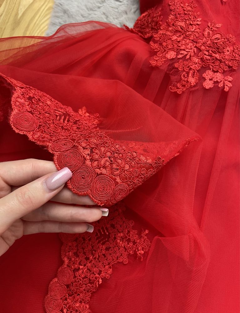 Czerwona gorsetowa sukienka/ półmetek wesele/ rozmiar 36