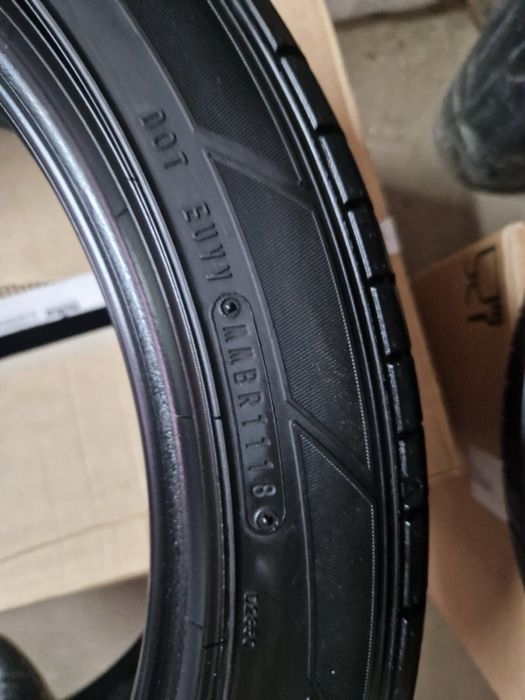 Шины Dunlop 235/45/18