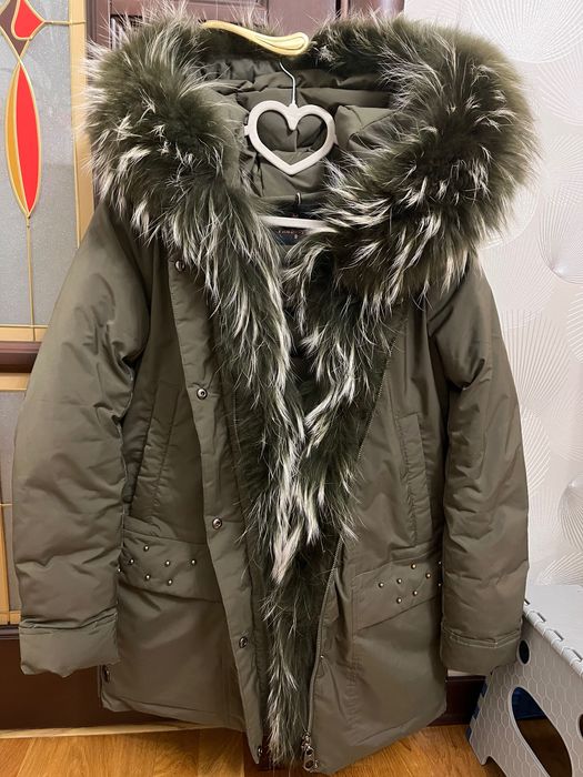 Зимова куртка в гарному стані