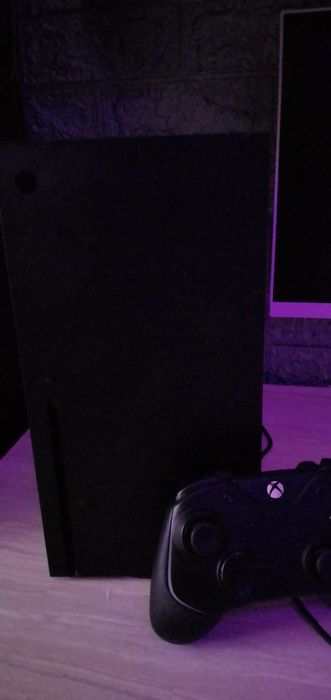 XBOX Series X + Razer Wolverine Chroma(RGB)+ Монитор+JBL720 навушникі