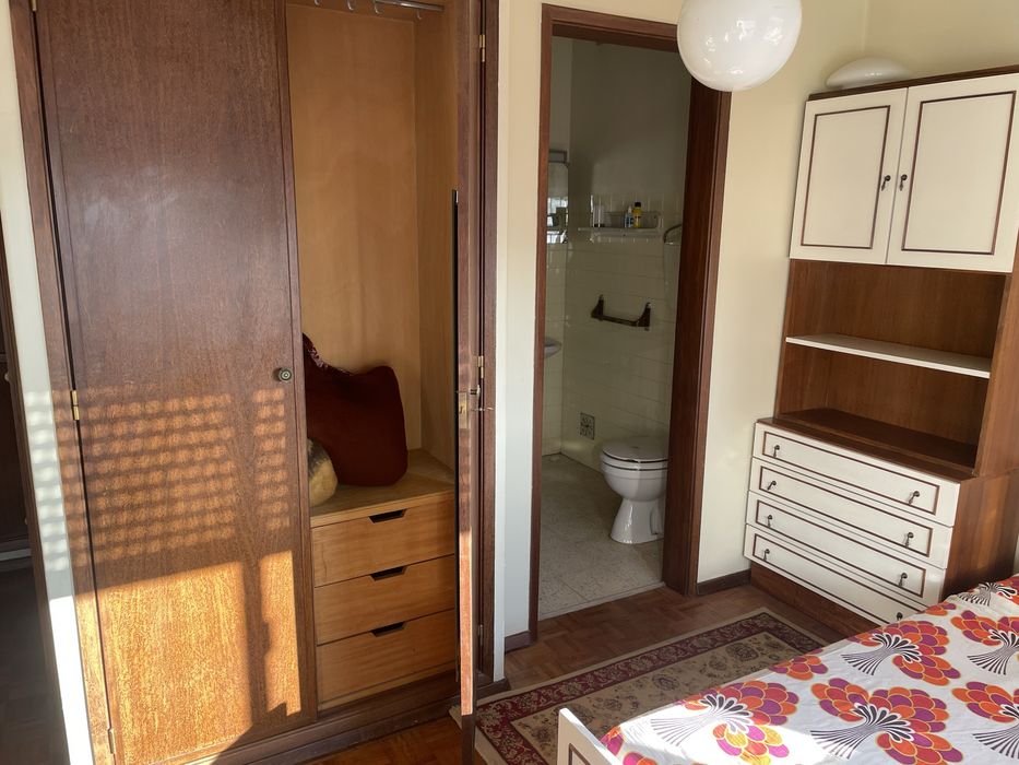 Alugo quarto individual a estudante  Alvalade