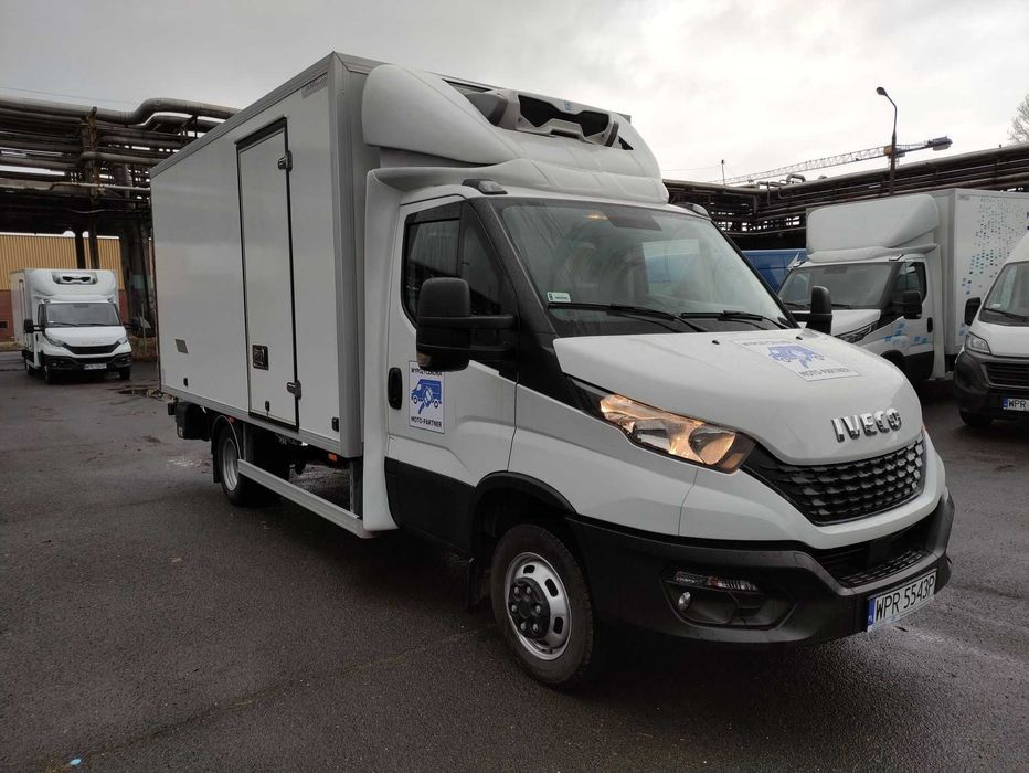 Wynajem busa Iveco Daily Chłodnia/Izoterma/WINDA/Dostawczy/paleciak