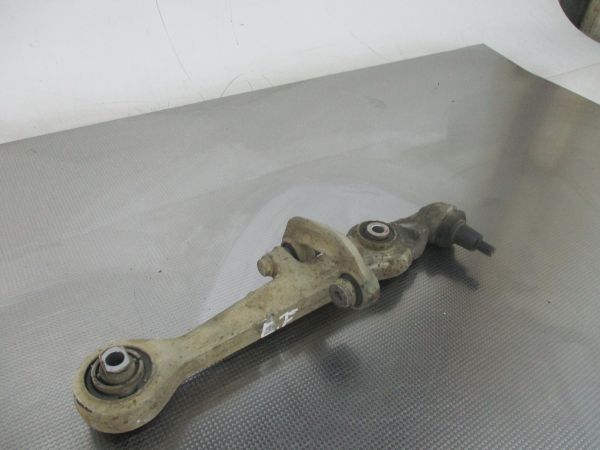 Braço de suspensão frente esquerdo VOLKSWAGEN Passat (3B3)