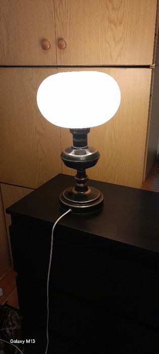 Używana lampka nocna elektryczna