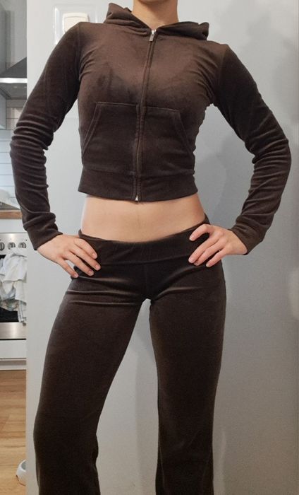 Welurowe milusie dresy dzwony