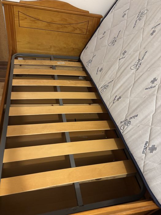 Cama solteira com colchao