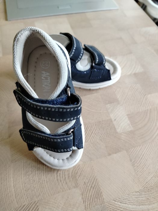 Sandałki chłopięce rozmiar 22