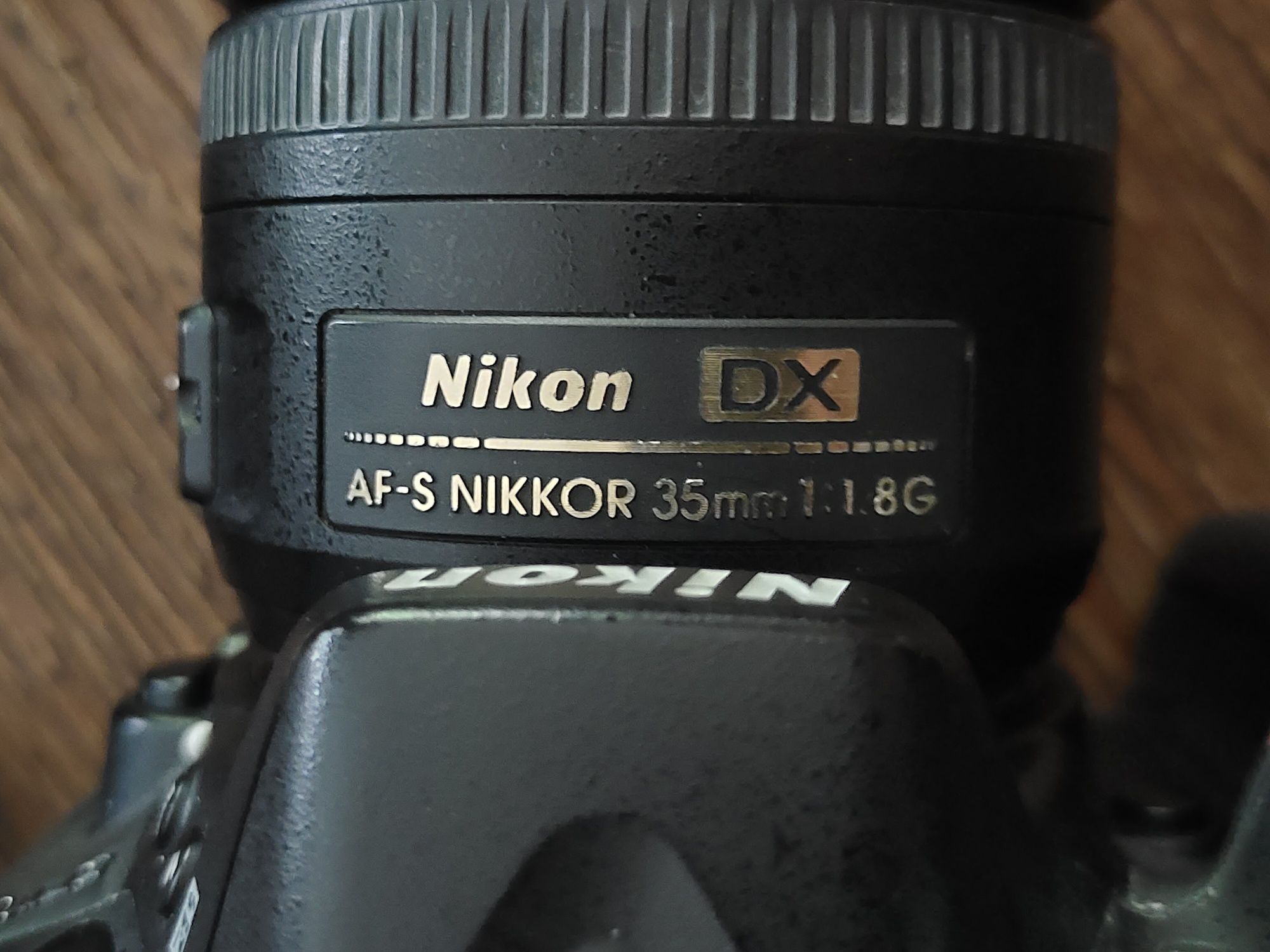 Nikon 7100 plus obiektyw + dodatki
