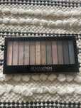 Cienie make up revolution używane