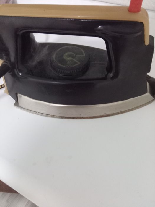 Продам утюг с отпаривателем